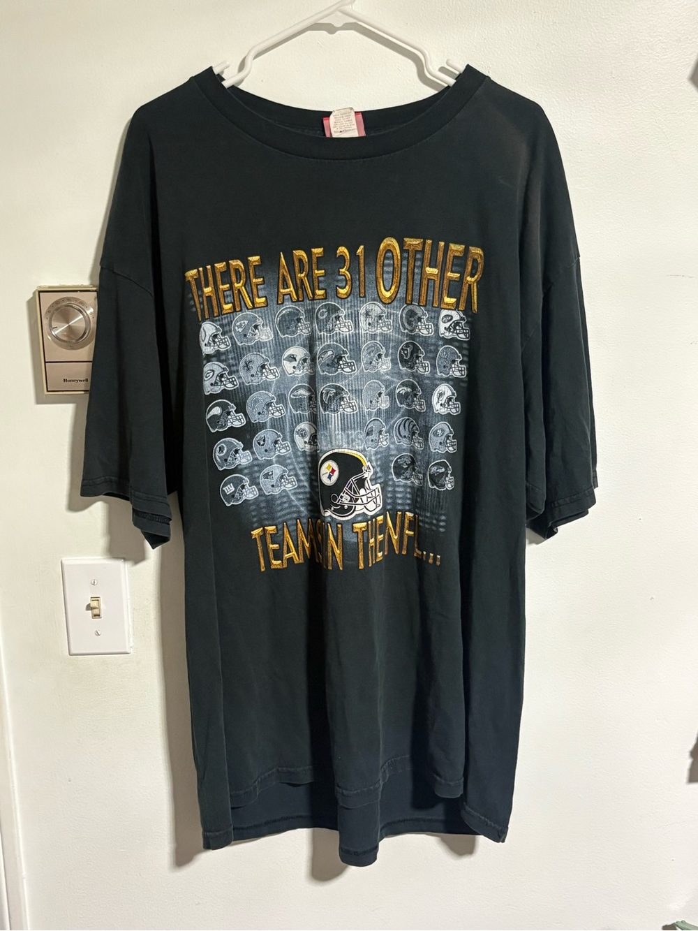 Vintage Style Black Pittsburgh Steelers Graphic Tee